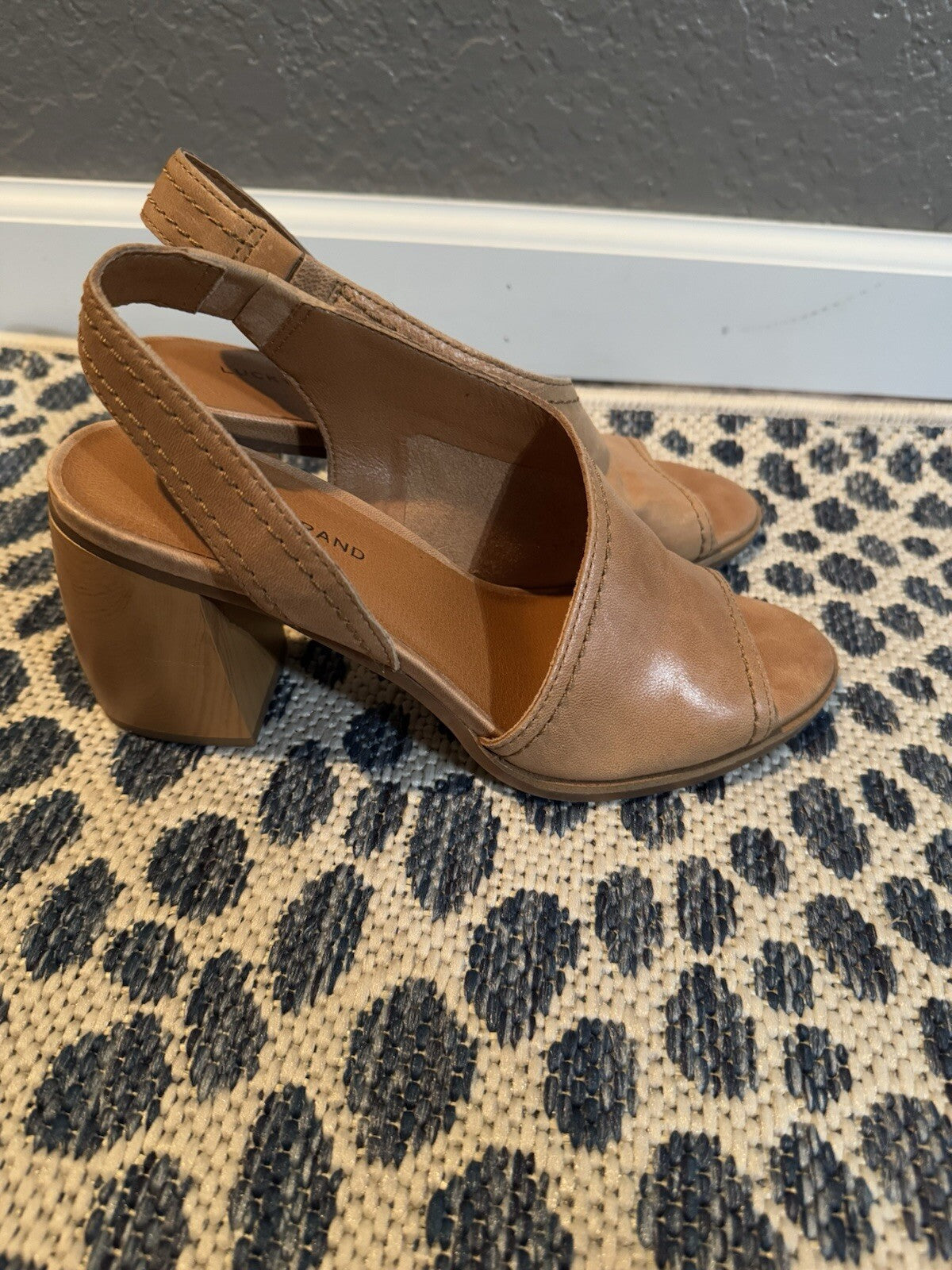 Lucky Brand Peep Toe Heels Tan Size 8 Brand New 