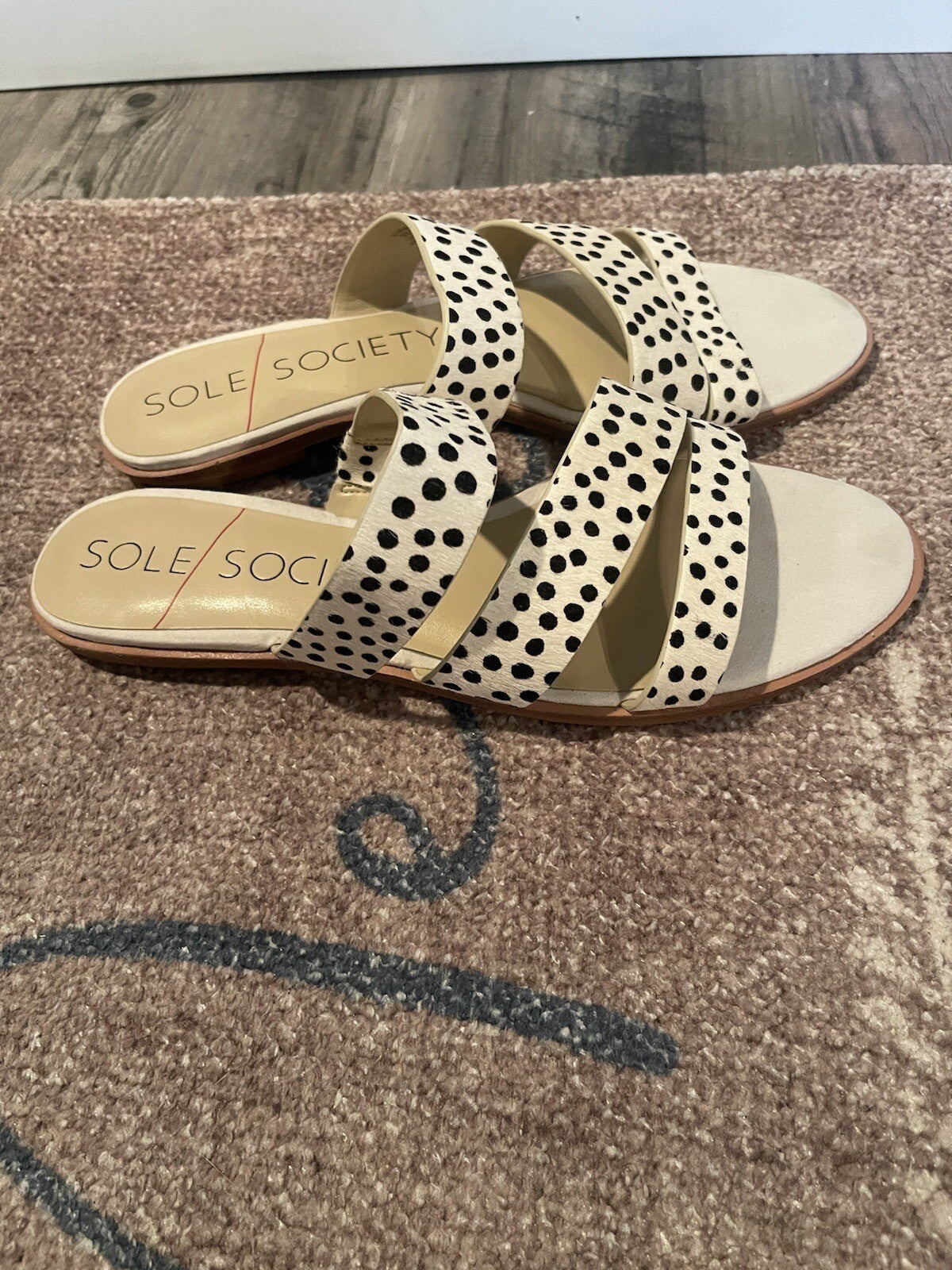 Sole Society Slip On Sandals Beige Black Cow Hair Size 9 New