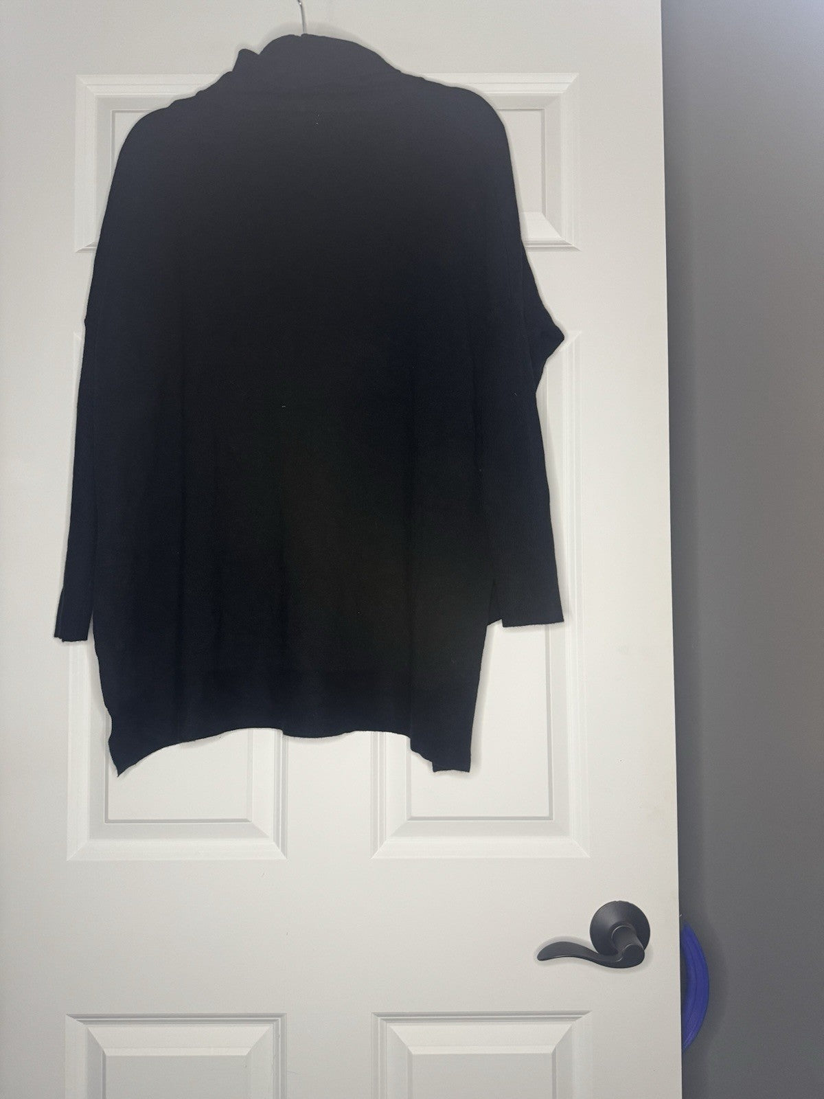 Tea N Rose Sweater Black Small Slits In Side 