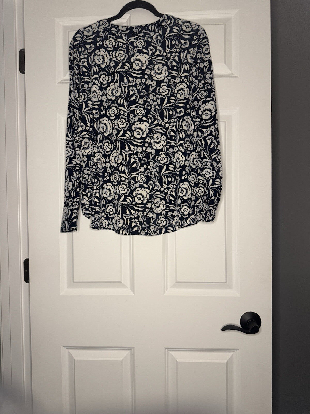 Ann Taylor V Neck Long Sleeve Blouse Large Blue White Floral Nwt 59.99