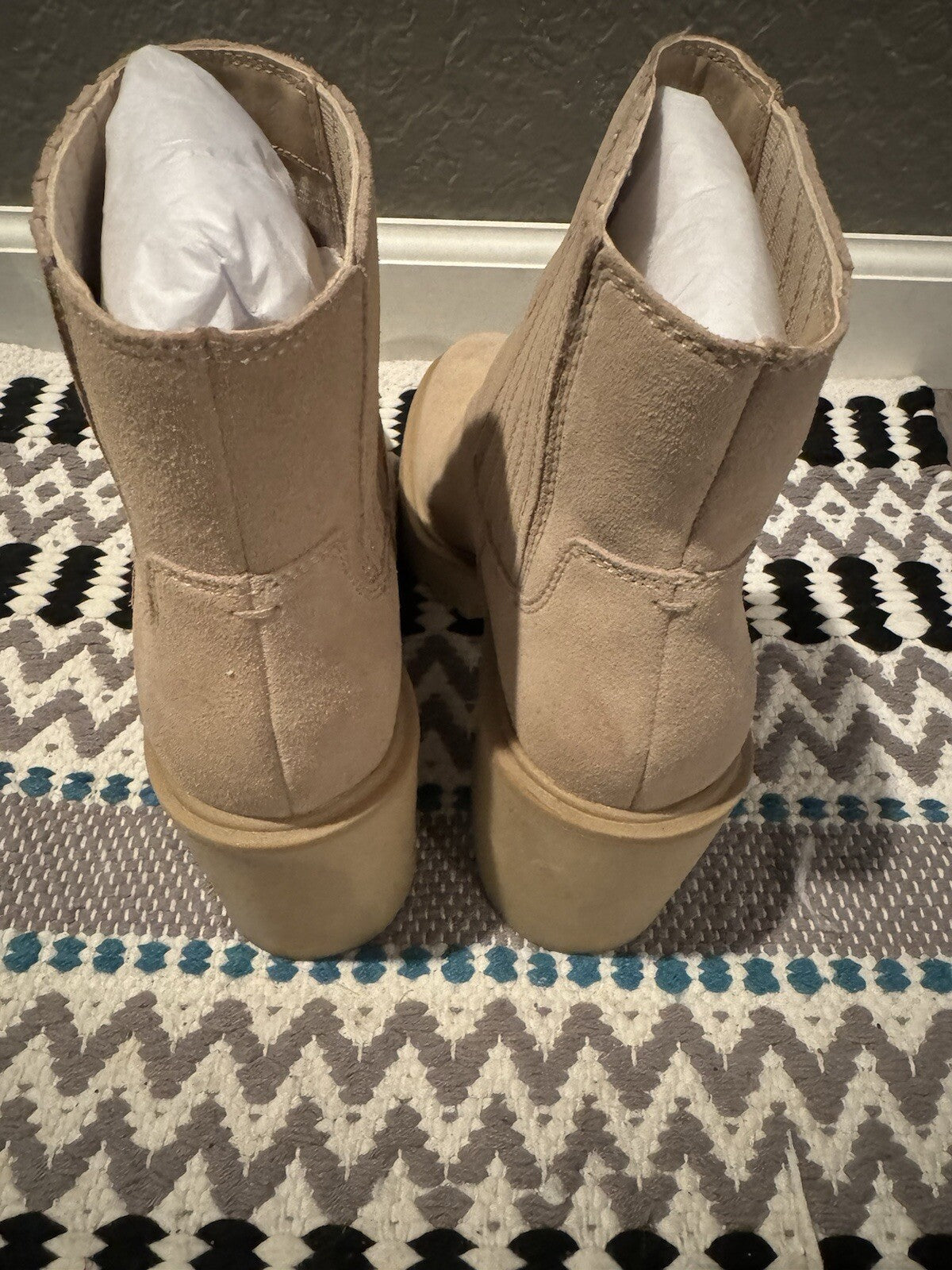 Dolce Vita Dune Suede Boots Waterproof 9.5