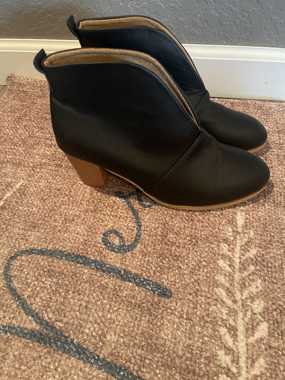 unbranded booties size 40 black brand new 