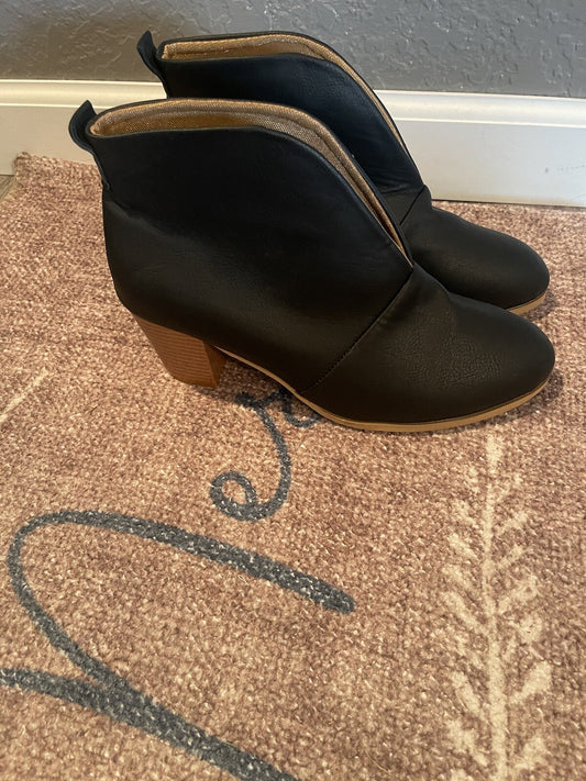 unbranded booties size 40 black brand new 