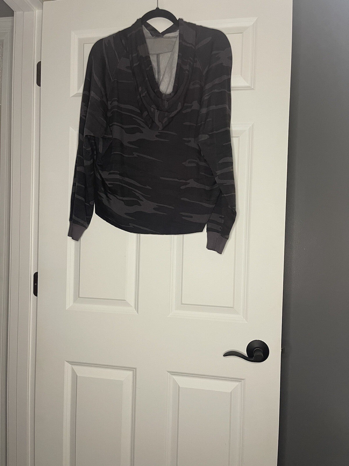 Ever Eve Small Hooded Sweatshirt Camo Print Gray And Charcoal So Soft