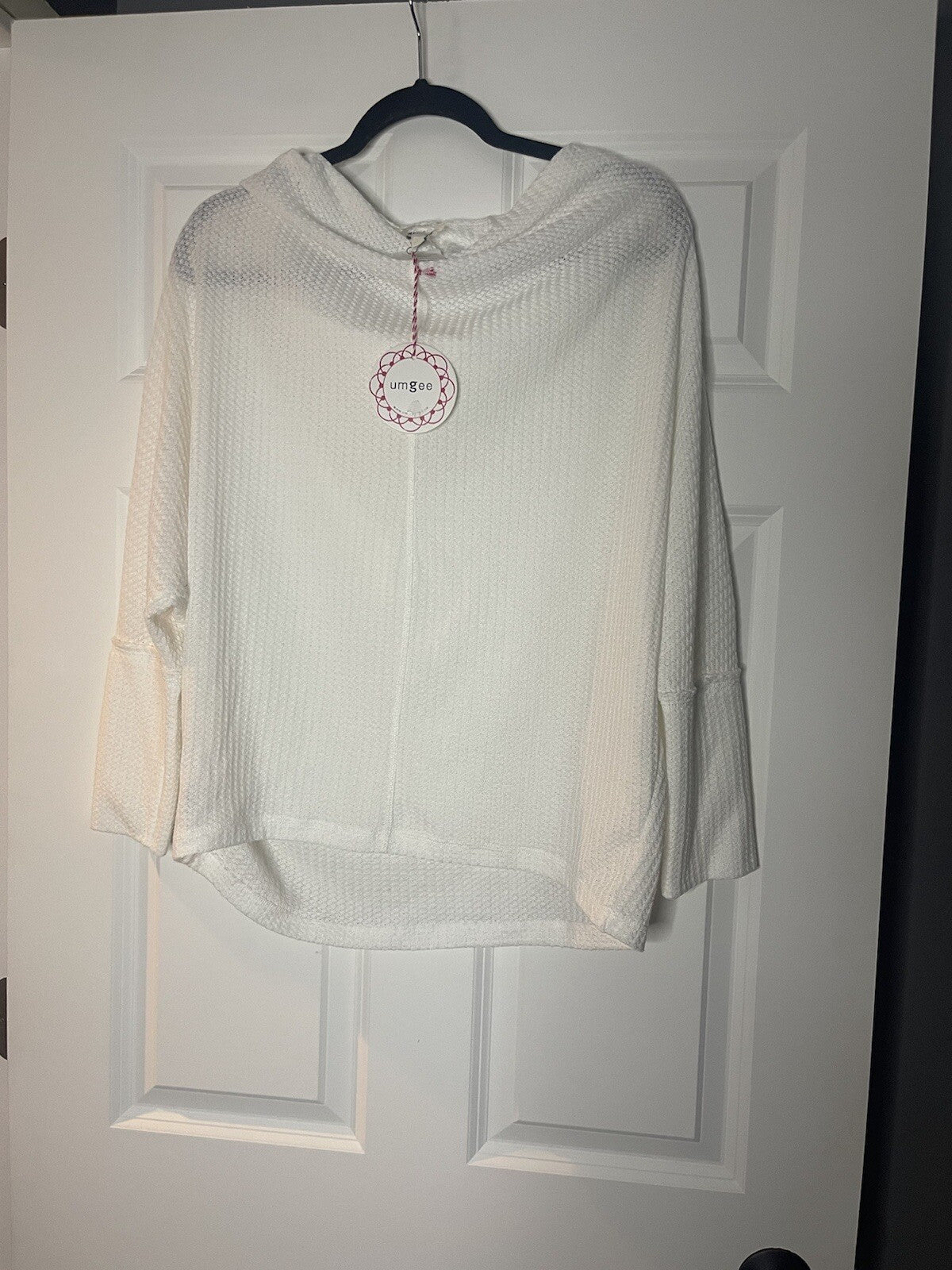 Umgee sweater white large NWT