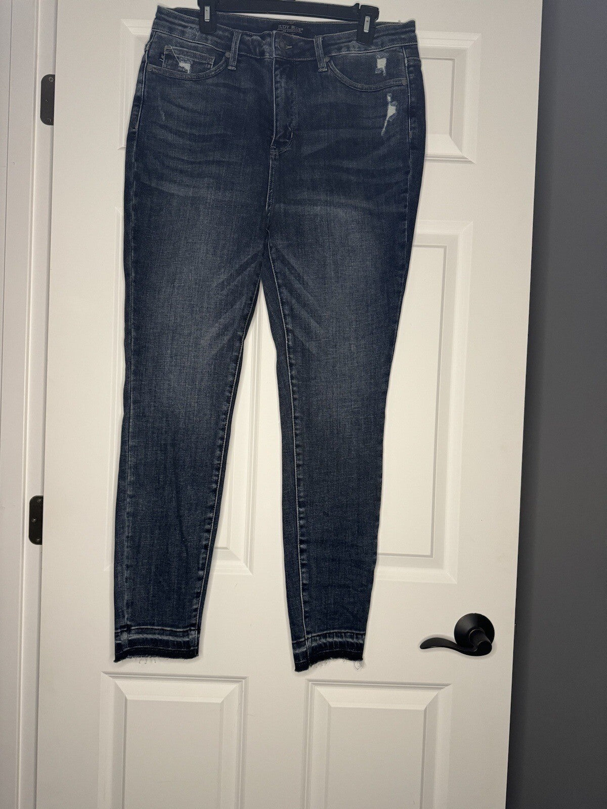 Judy Blue Skinny Fit Jeans 15/32 Some Distressing 