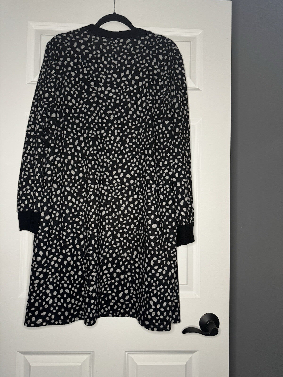 Betseys Boutique Shop Cardigan Long Xl Black W Gray Print 