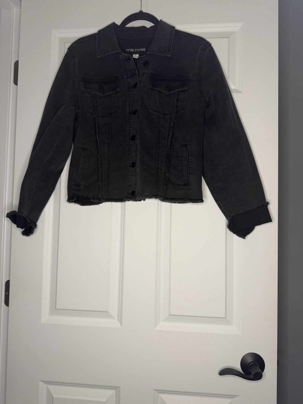 Maurice’s Cropped Jean Jacket Large Black Frayed Bottom