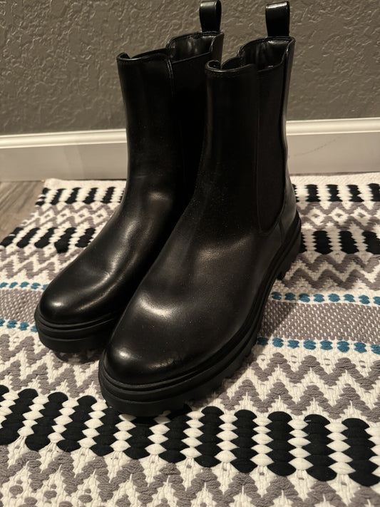 A New Day Size 10 Black Boots 