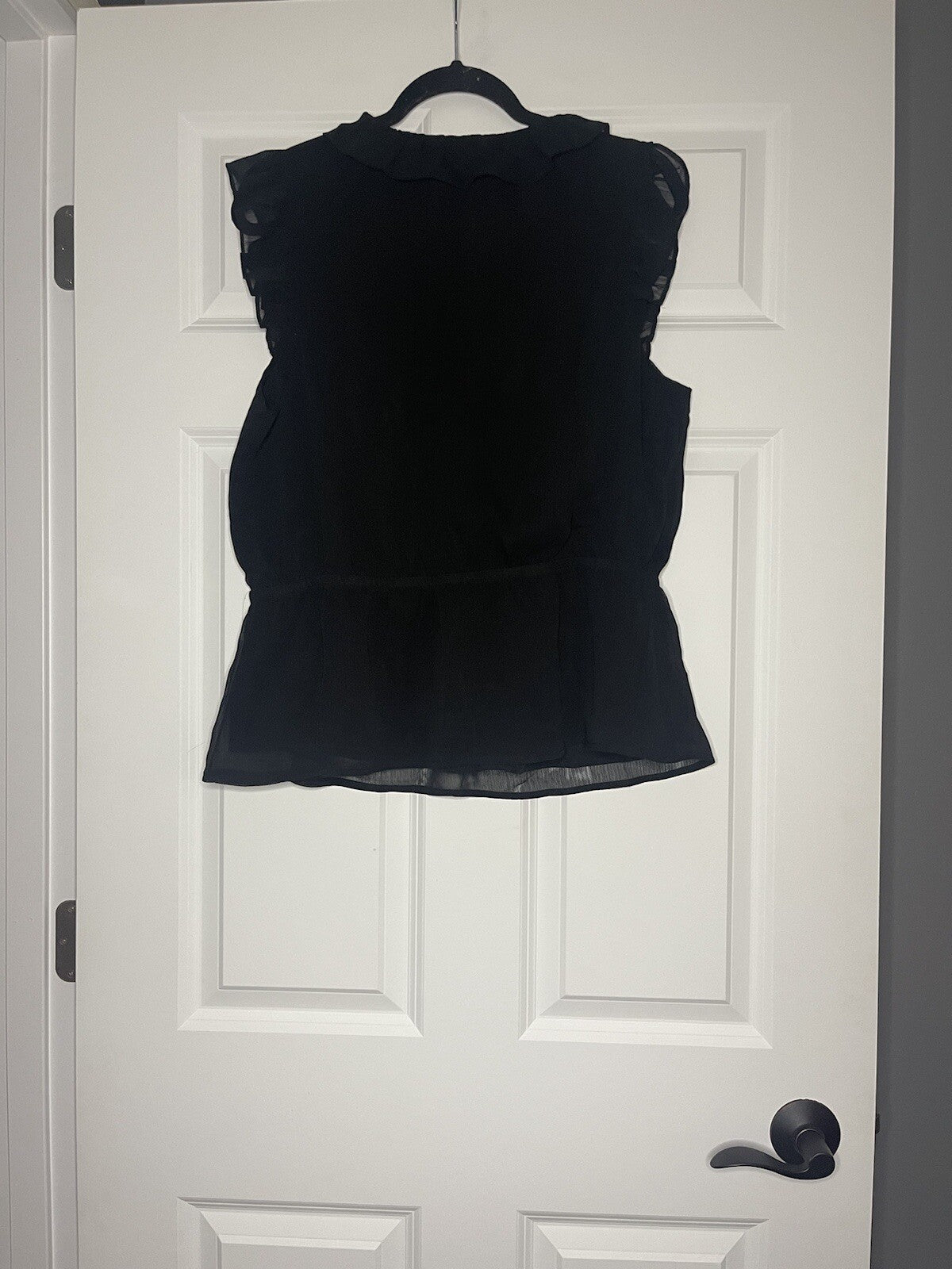 Banana Republic  sleeveless blouse black cinched waist large NWT