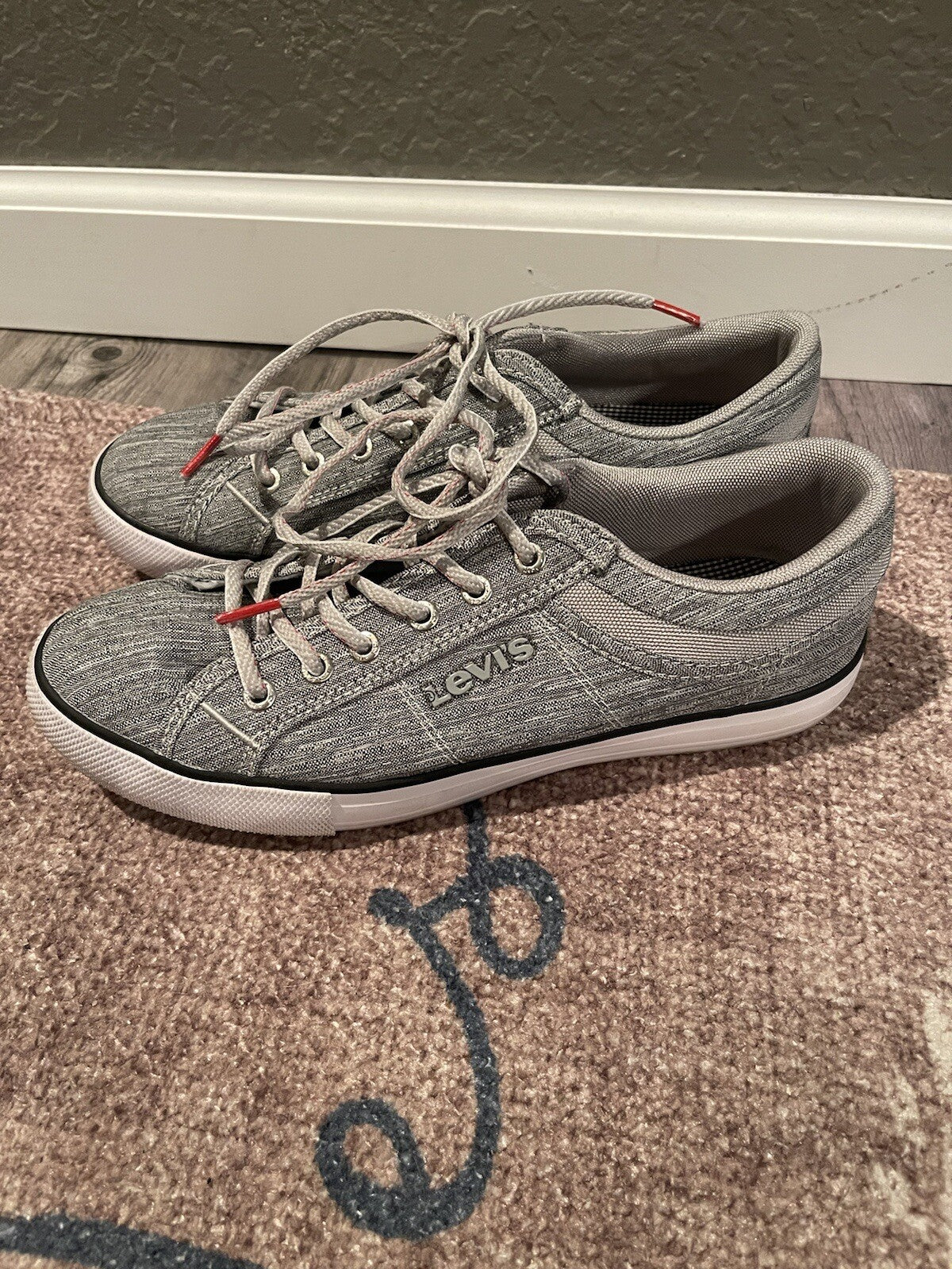 Levis sneakers size 8.5 heathered gray