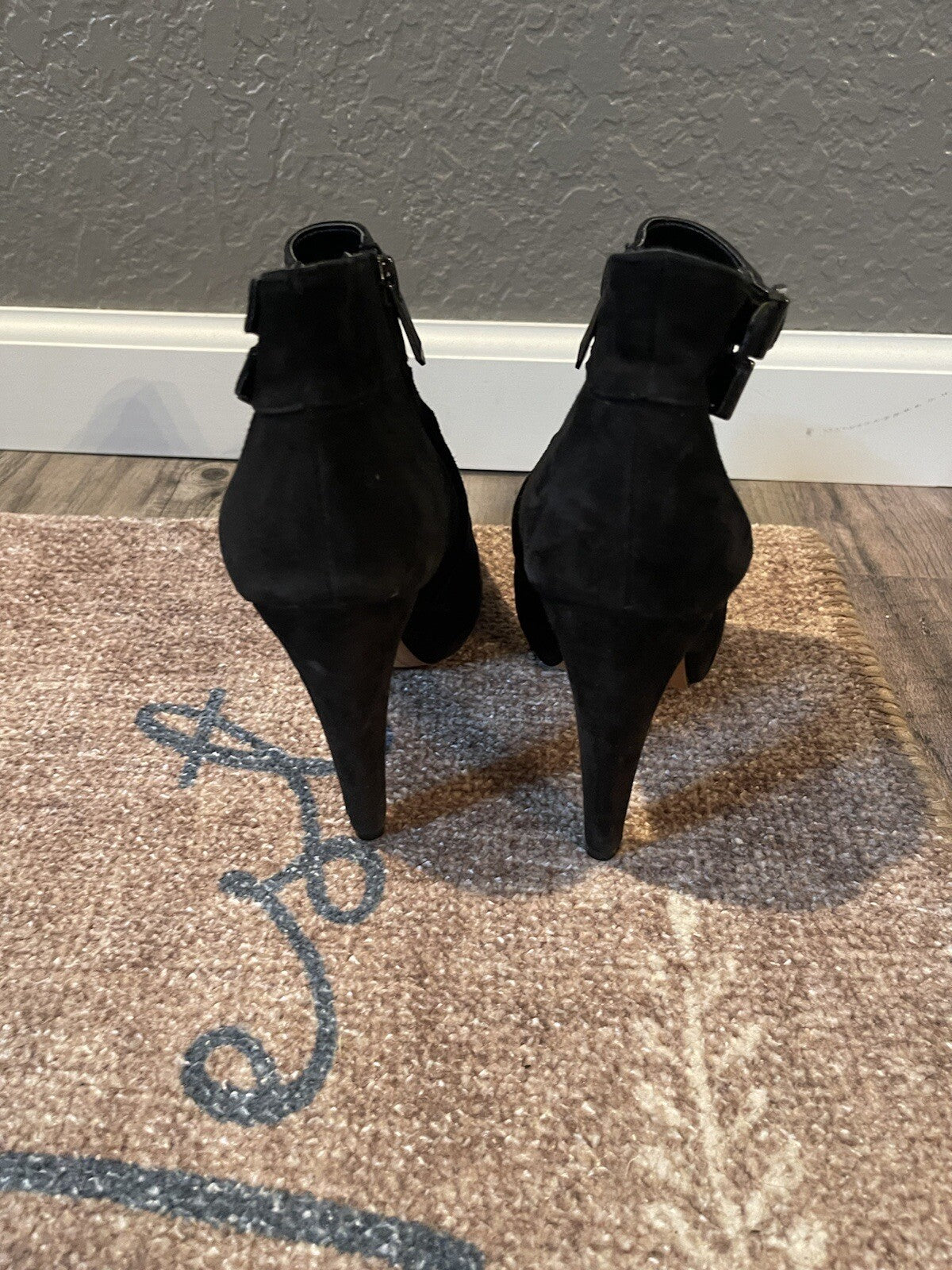 Sam Edelman high heel booties size 8 black