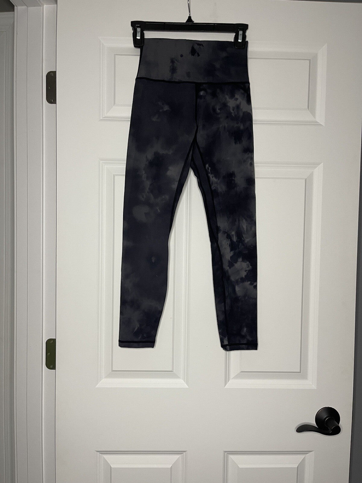 Zyia active leggings size 6-8 black and gray 
