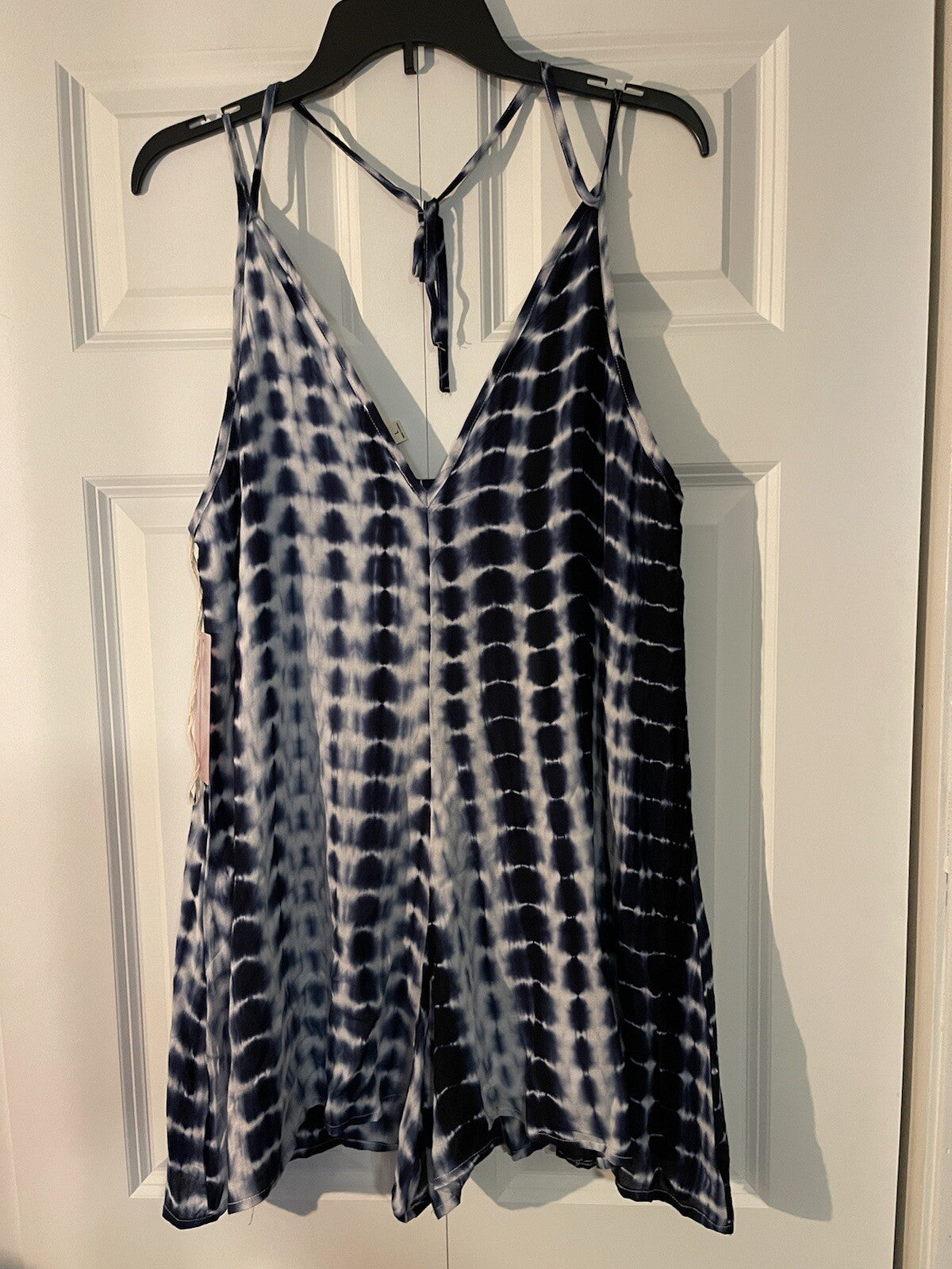 Fashion on earth sleeveless romper large blue white print nwt 