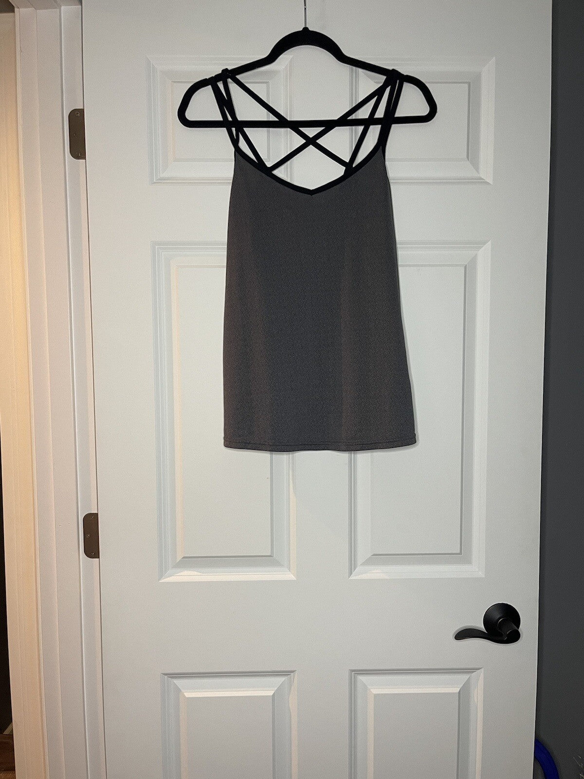 Under armour tank top loose large gray with black straps