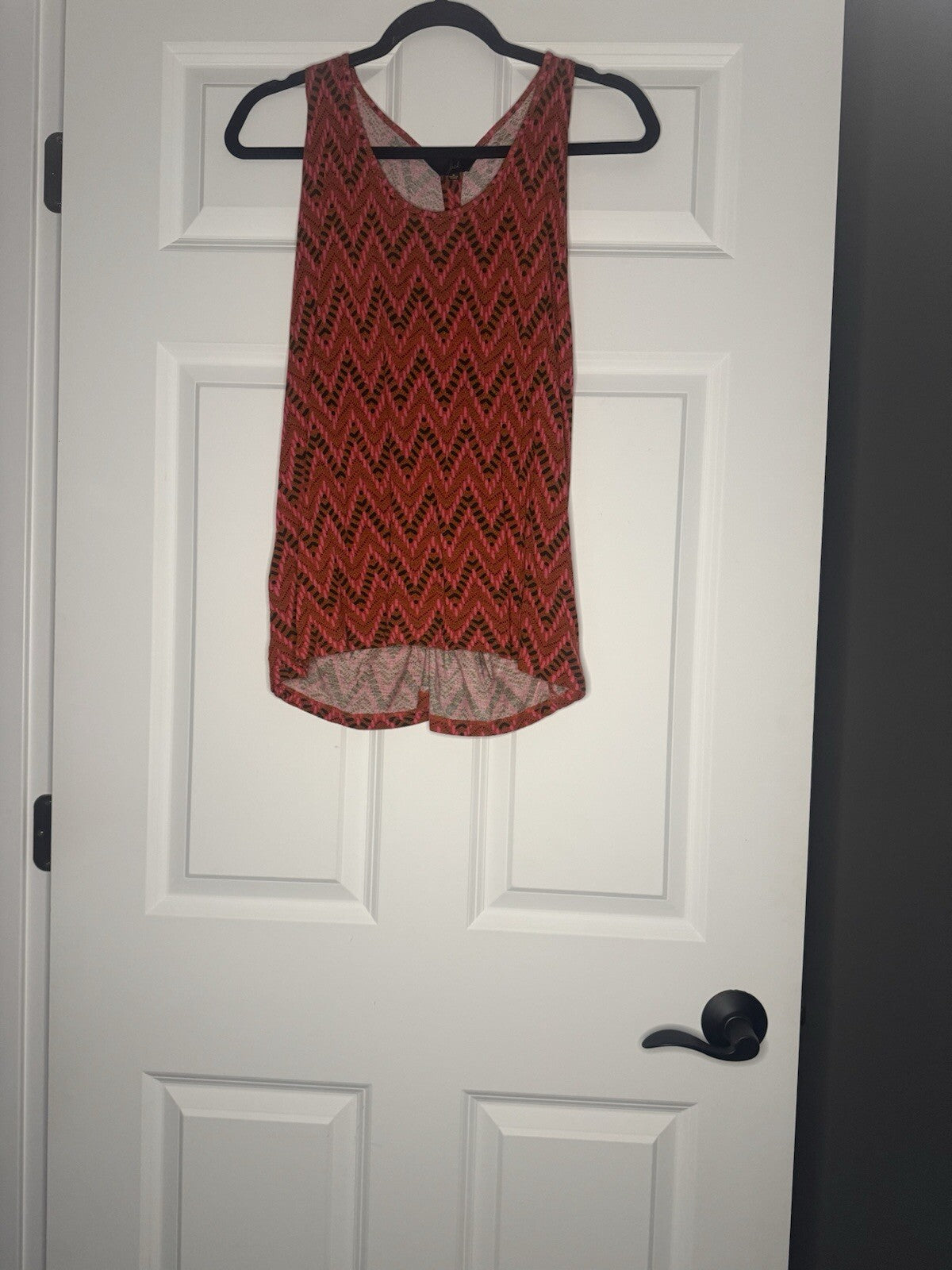 Jack Sleeveles Top Small Red Pink Black Green Print