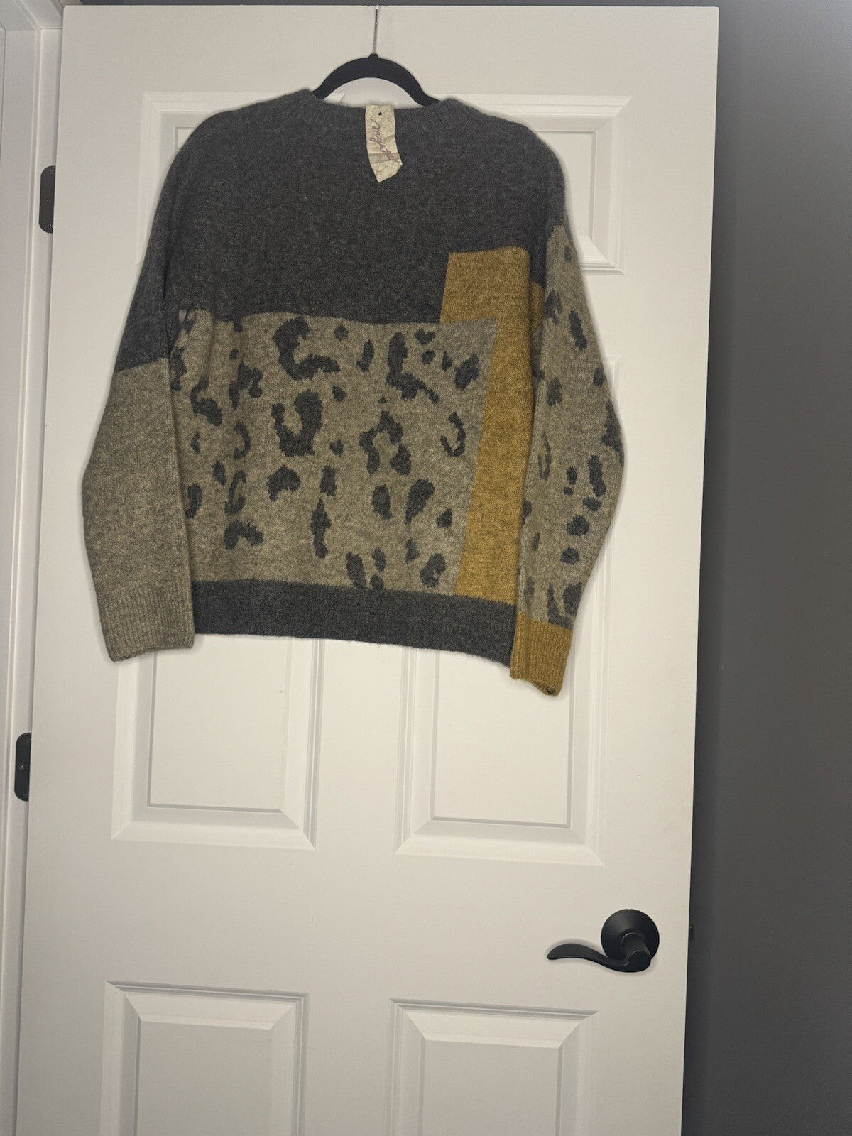 Mystree Sweater Mustard Gray Taupe Print Large Nwt