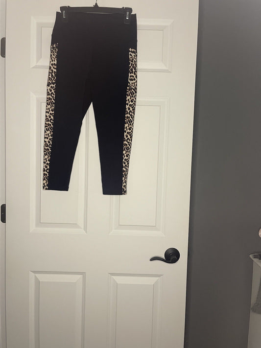 Zyia Active Capri Leggings 8/10 Black W Animal Print Sides 