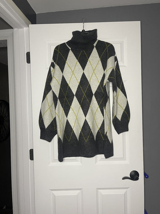 Maverick the collection sweater medium gray white yellow nwt