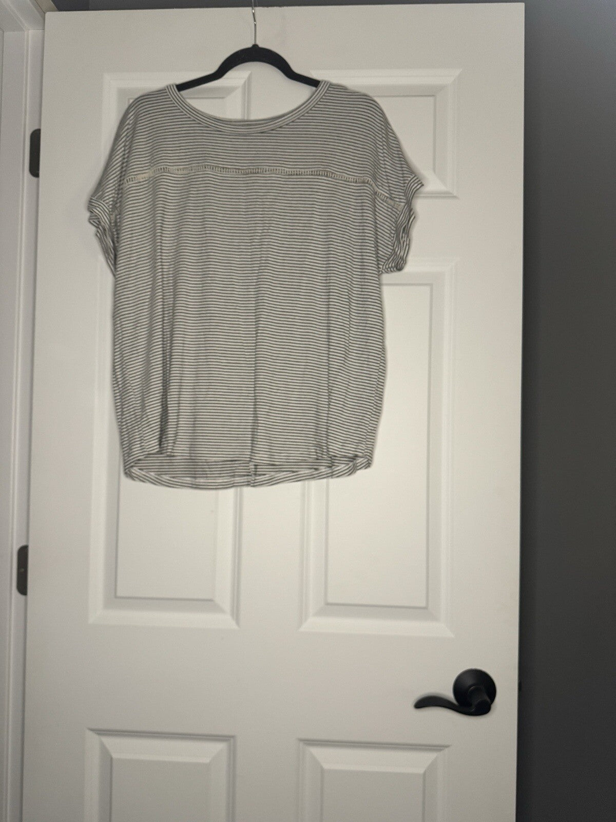 Staccato Short Sleeve Top Xl White W Black Stripe Cut Out Knit Center 