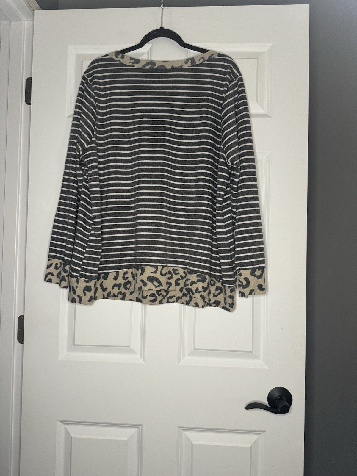 Andree By Unit Sweatshirt W Tie Collar Gray White Stripe Taupe Charc Animal 2x