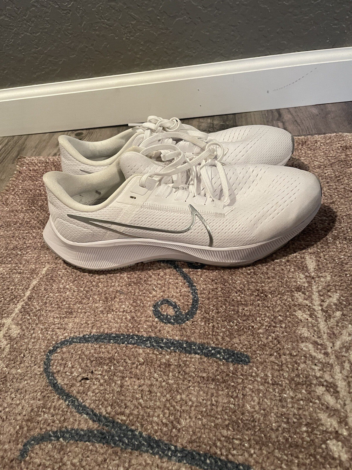 Nike Air Zoom Pegasus 38 White Sneakers Size 10 White