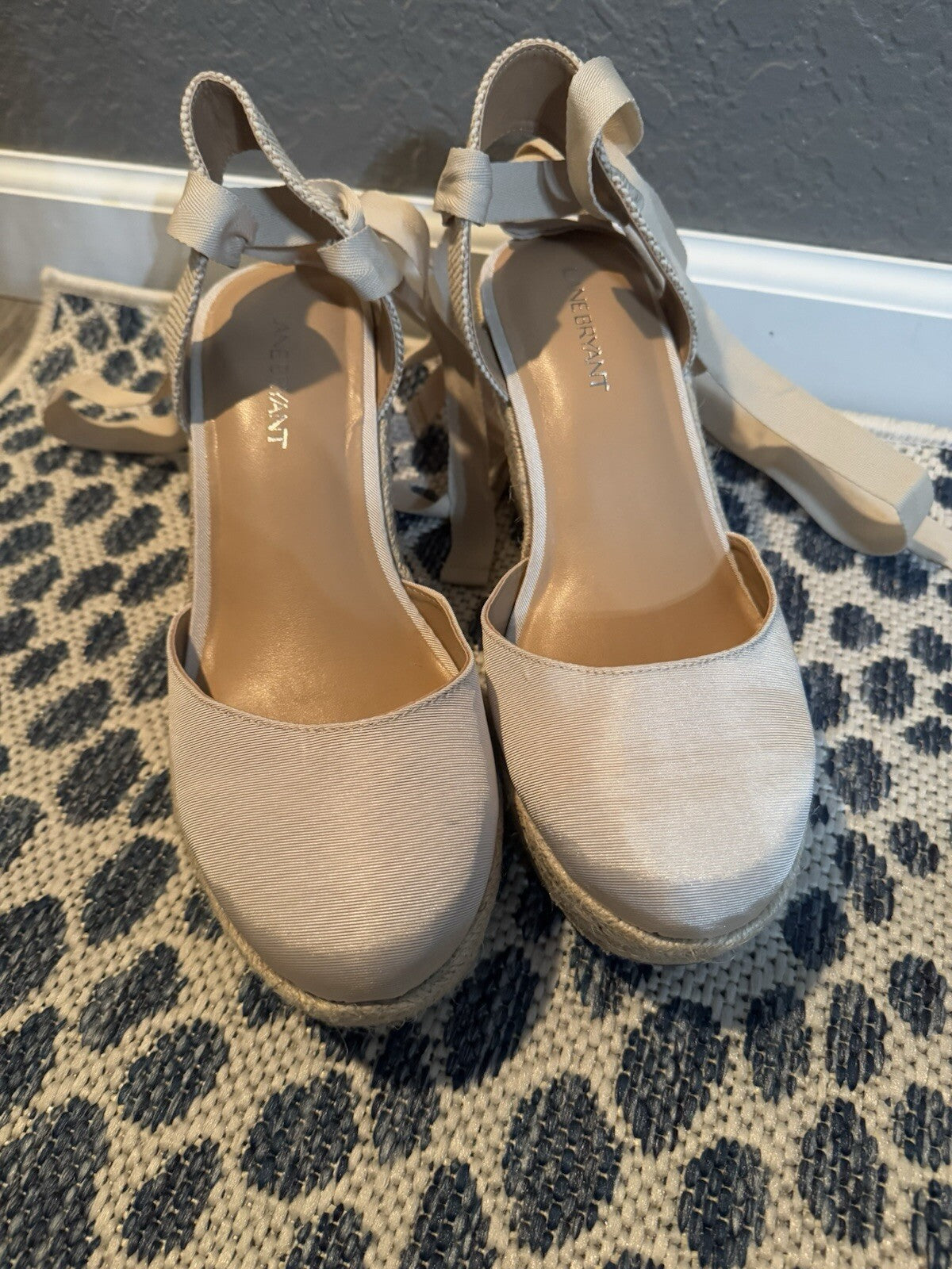 Lane Bryant Tie Up Wedge Shoes Shimmery Beige Size 10w New Msrp 99.95 Super Cute