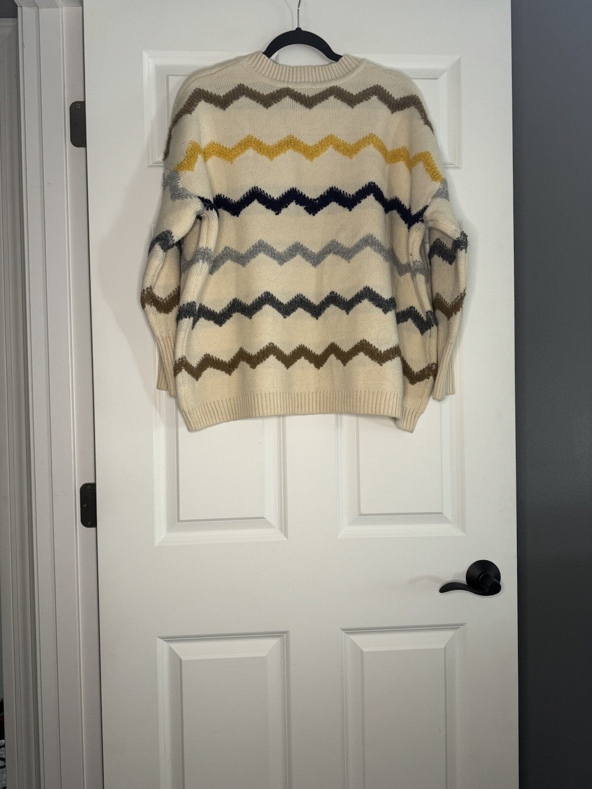 THML Sweater V Neck Medium Cream W Taupe Gray Yellow Blue Stitching 