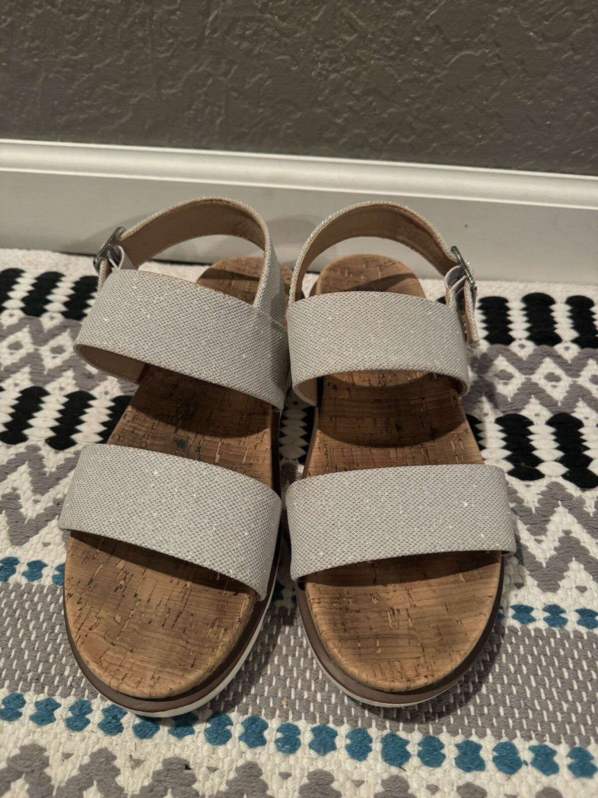 Corkys Size 9 Strappy Sandal Silver Sparkle 