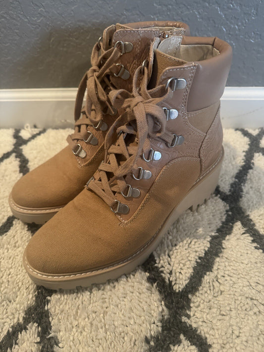 Dolce Vita Boots Size 7.5 Brown 