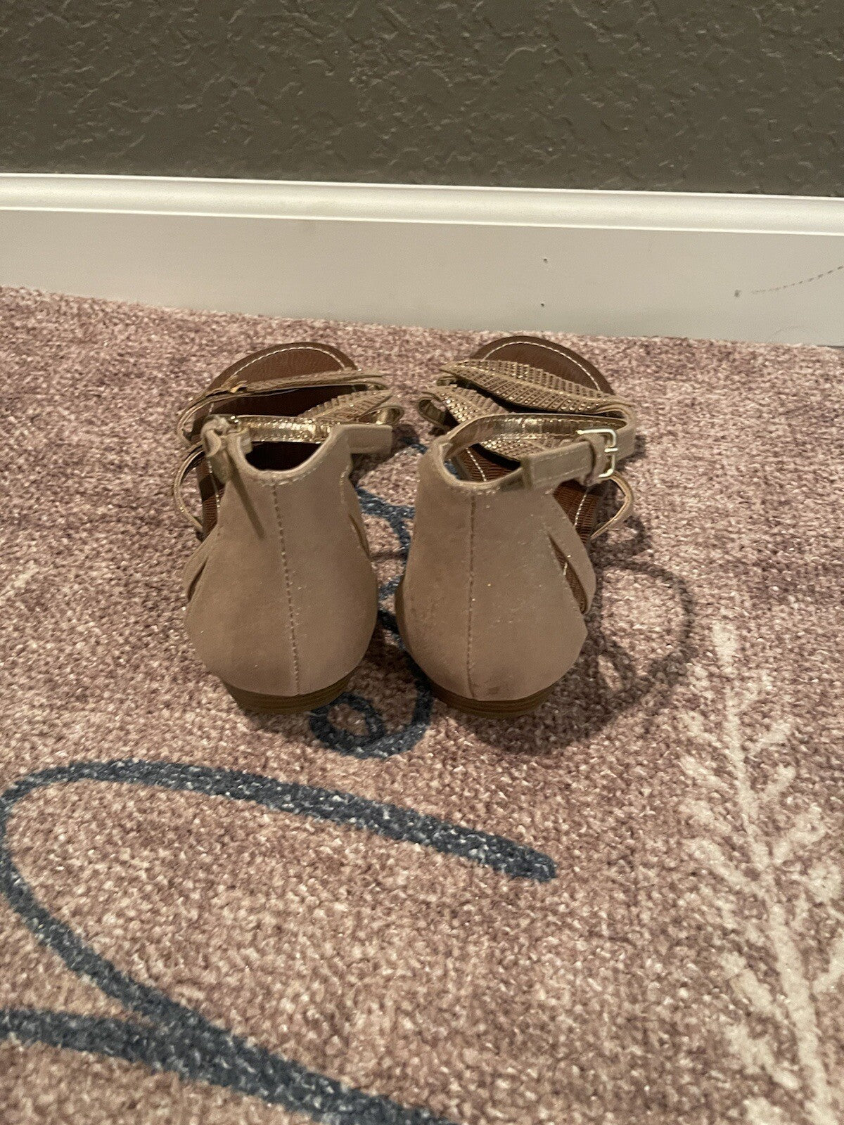 Carlos strappy sandals gold beaded 8.5 New