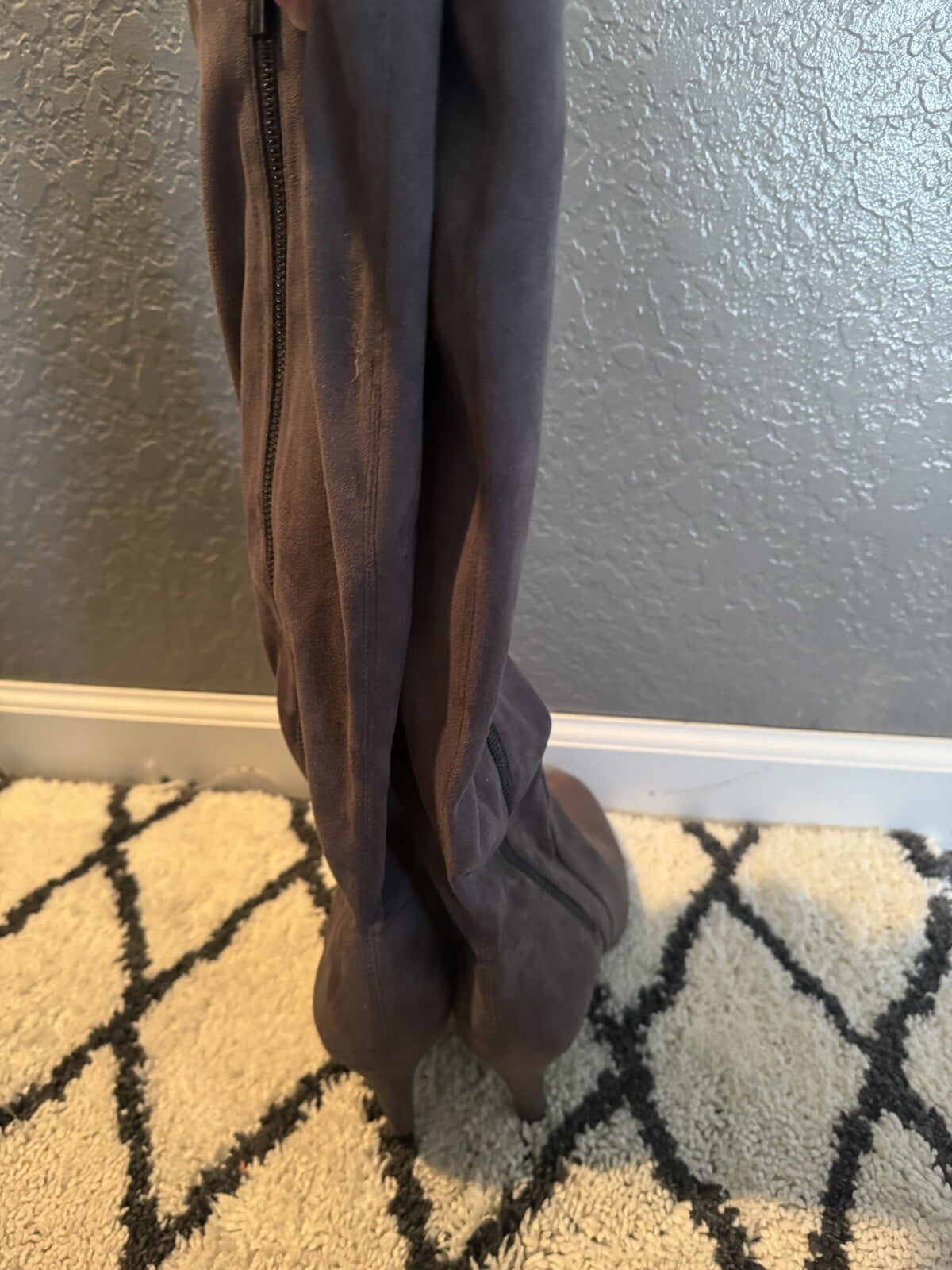 Bcbg Generation Gray Tall Boots 8m Brand New