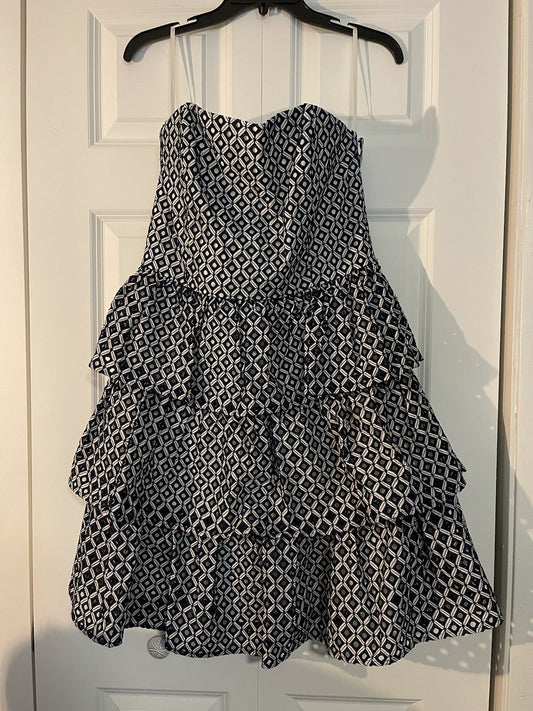 White House black market strapless tiered dress size 12 blue and white nwt