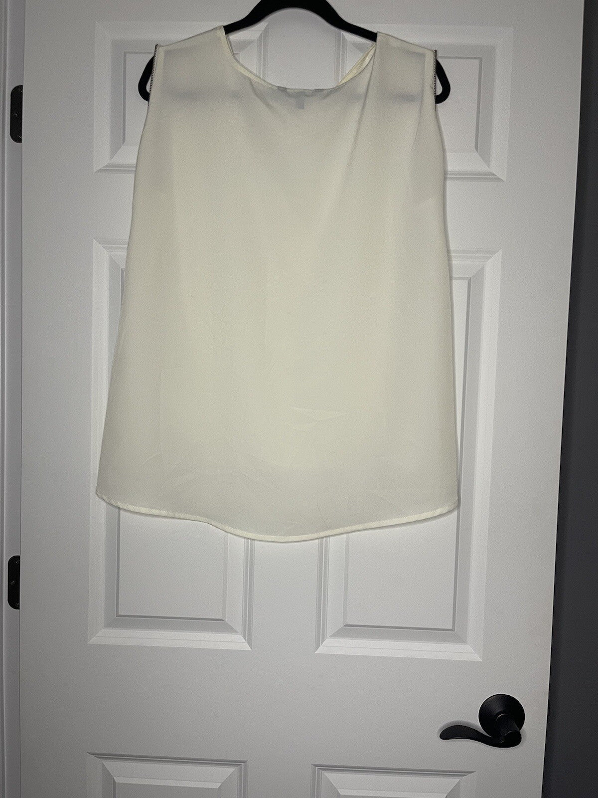 Express sleeveless blouse medium cream zippers on sides