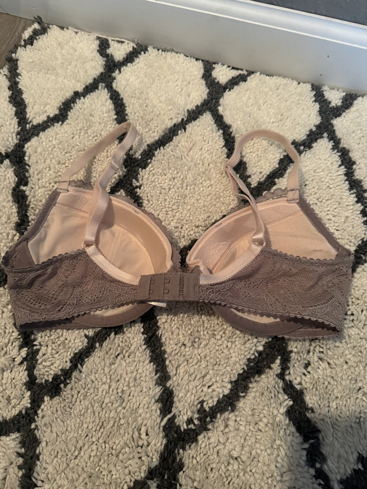 Victorias Secret Bra Taupe And Pink Lace 34c 