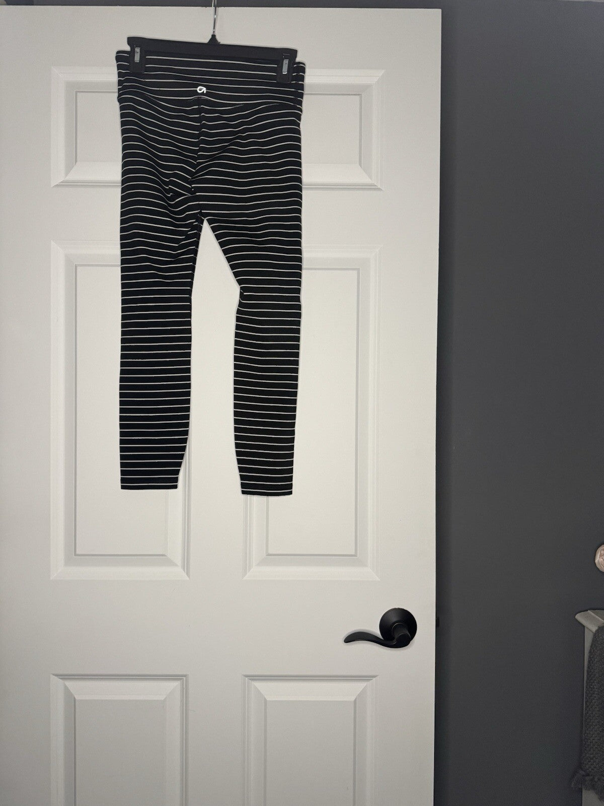 Gapfit Blackout Technology Leggings XS Black White Stripe 