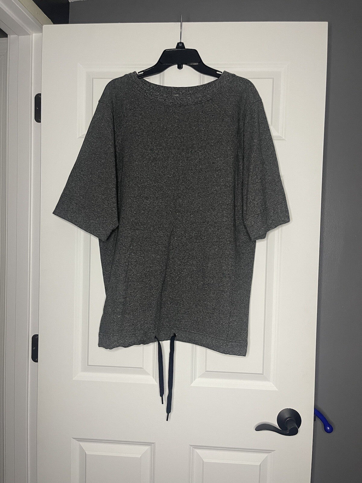 Lululemon crewneck Sweatshirt 3/4 sleeve charcoal size 6 with drawstring