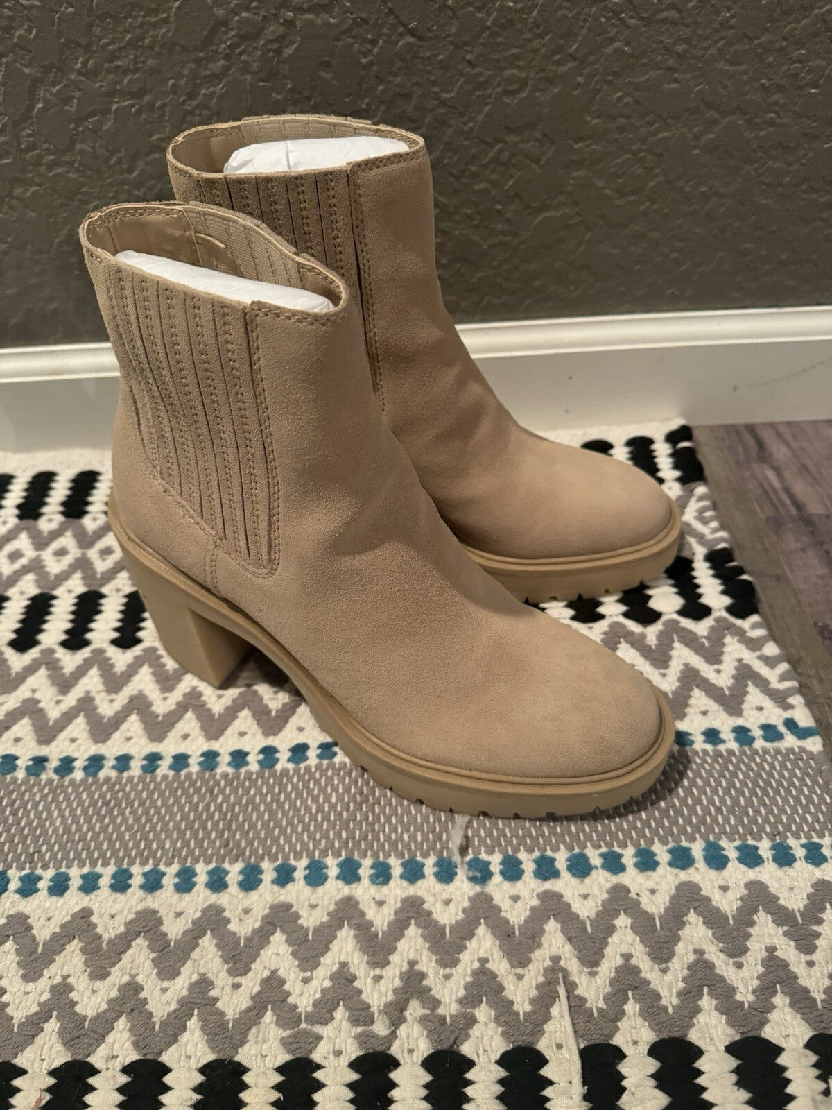 Dolce Vita Dune Suede Boots Waterproof 9.5