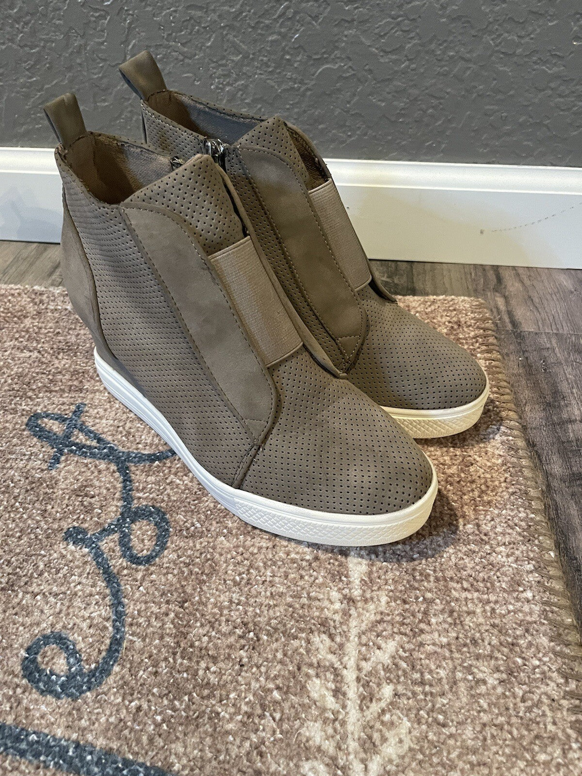 Ccocci zoey shoes size 8 taupe