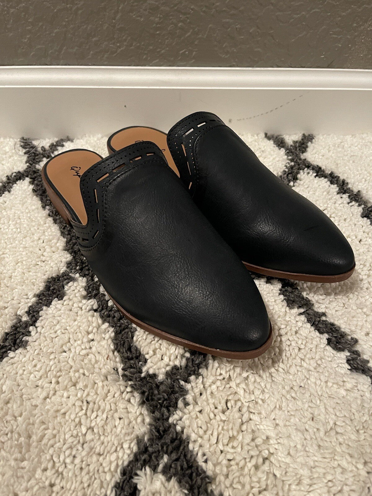 Quipid mules size 8  brand new