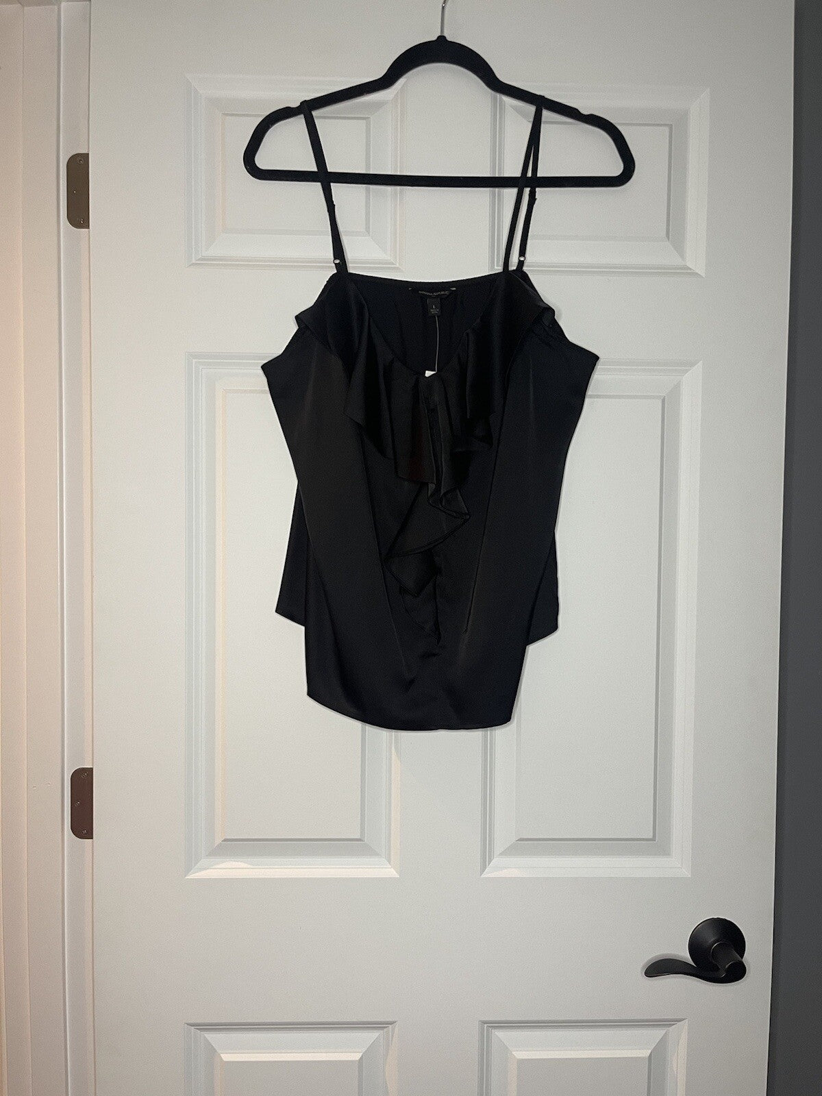 Banana Republic sleeveless blouse spaghetti strap w ruffle down center black L