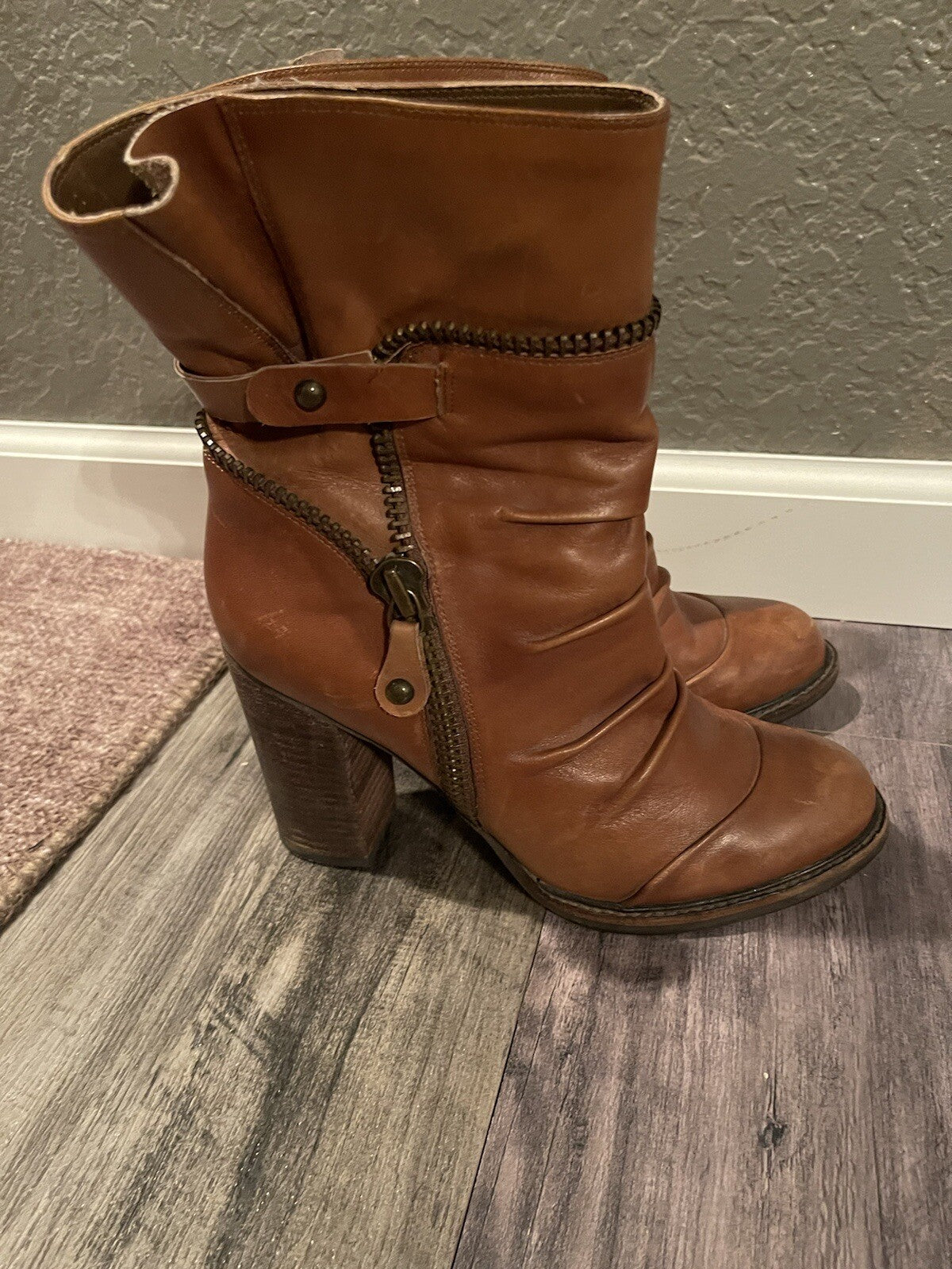 Bcbg generation heel boots brown size 8