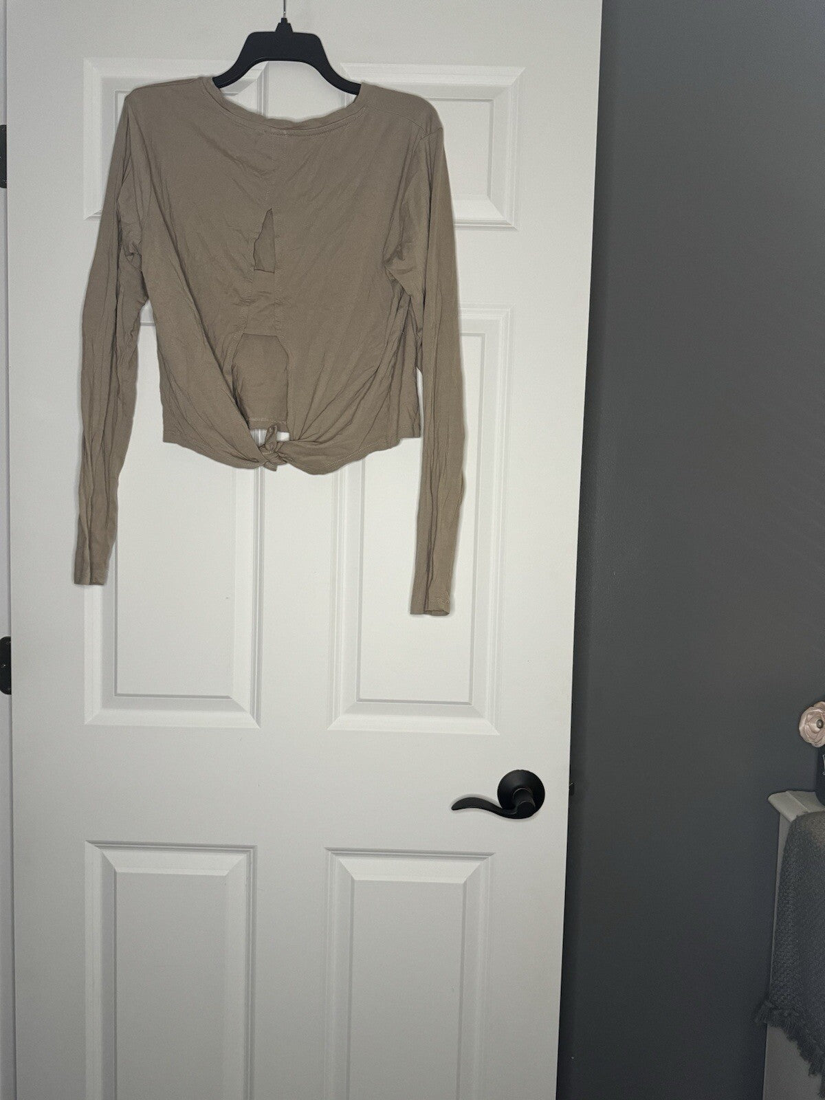 Mono B Long Sleeve Crop Tie Back Shirt Large Taupe 