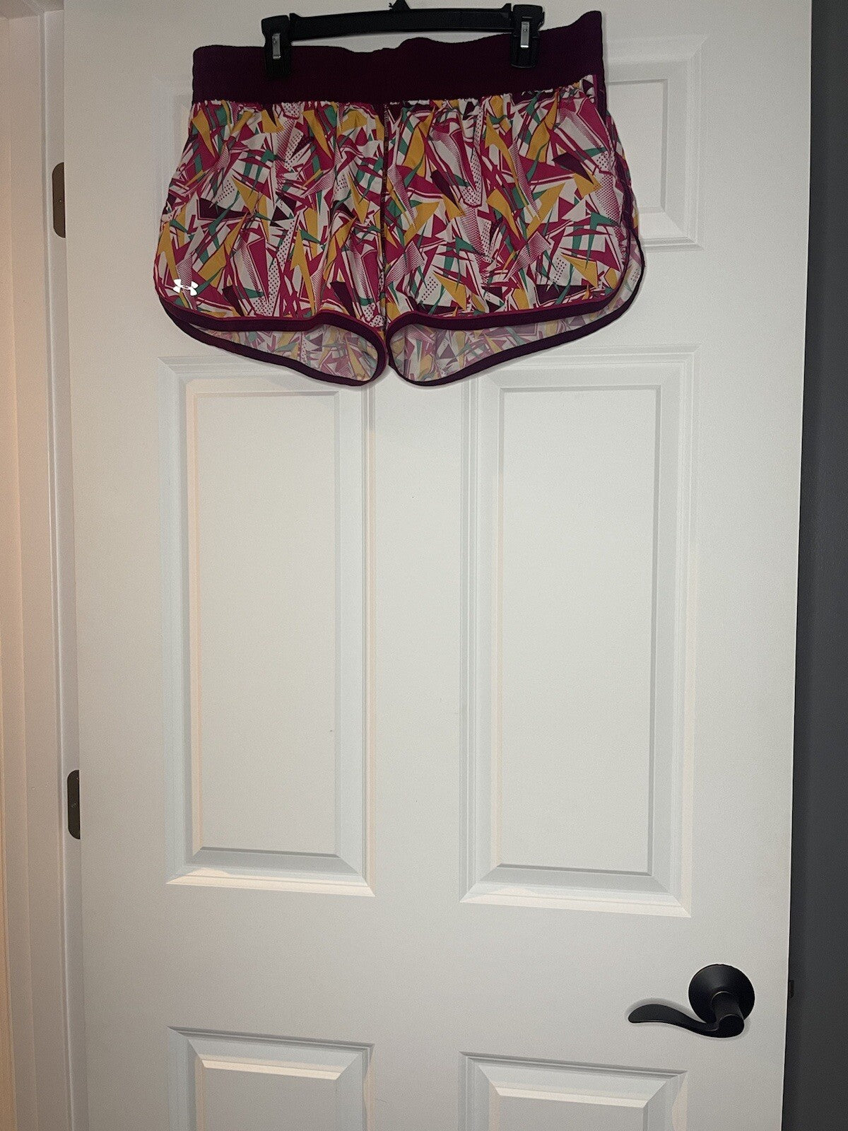 Under Armour Semi Fitted Heat Gear Shorts Large Plum Pink Orange Green White