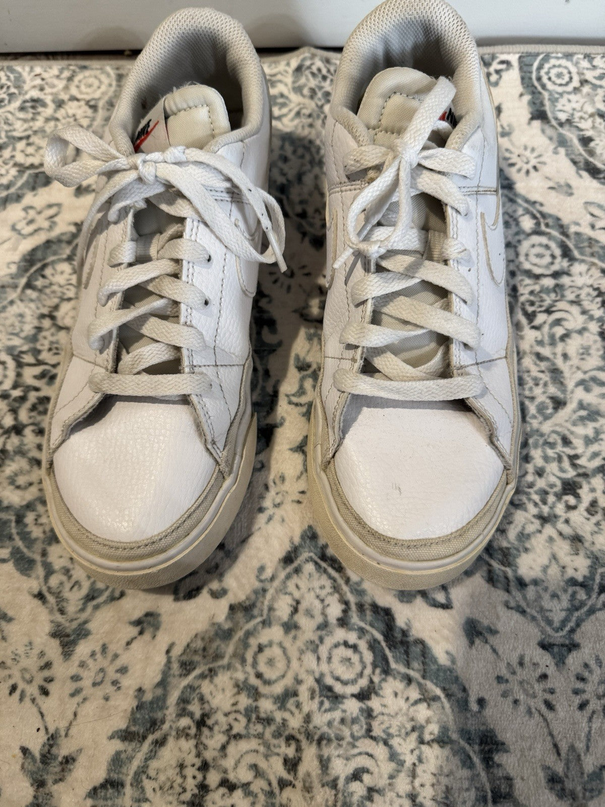 Nike Women’s Legacy Court Sneakers White Cream Size 8