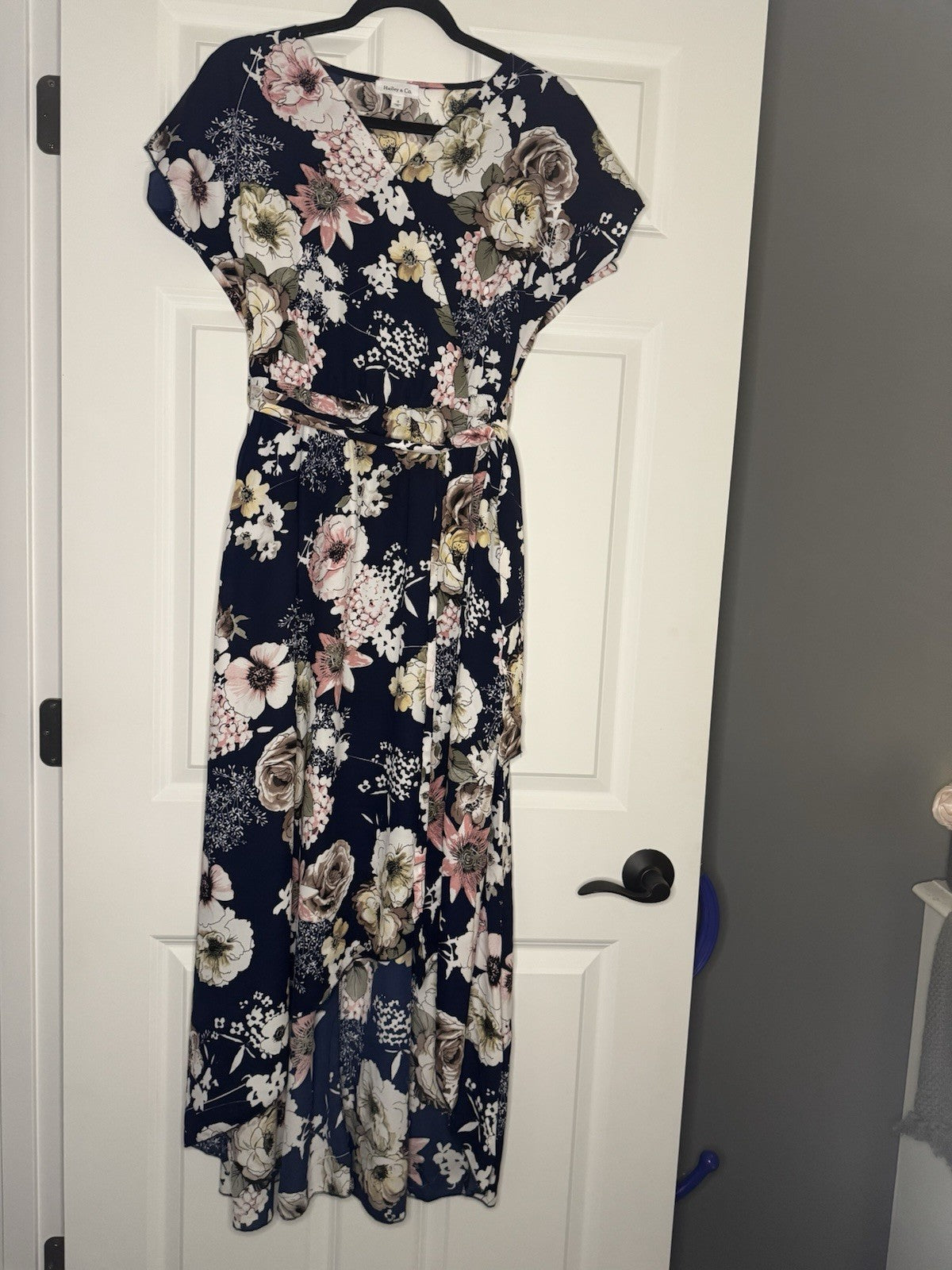 Hailey And Co Short Sleeve Dress With Belt Small Navy W Multicolor Floral 