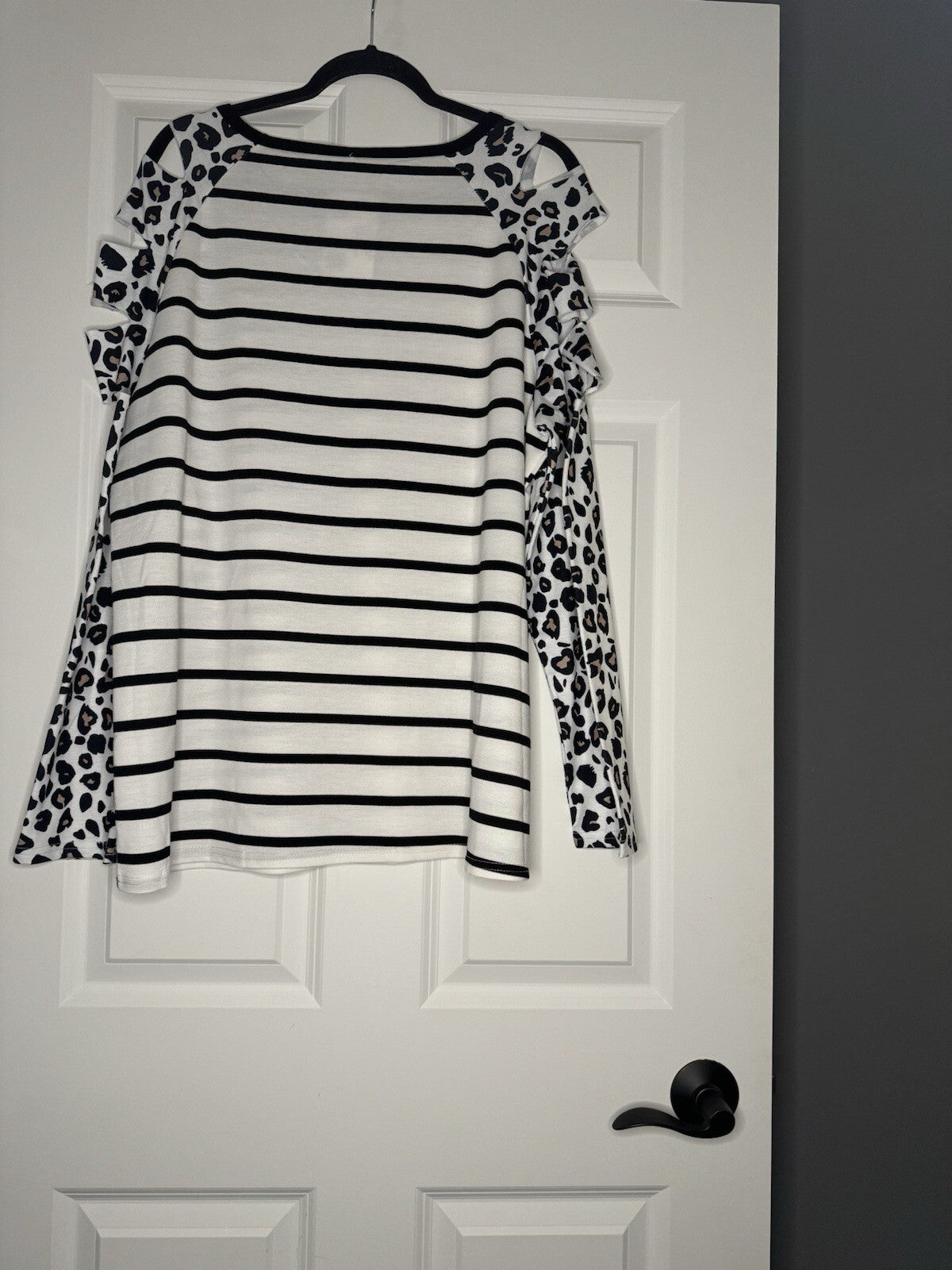 Envy Boutique Long Sleeve Blouse 2xl Cut Outs Black White Stripe Animal Nwt