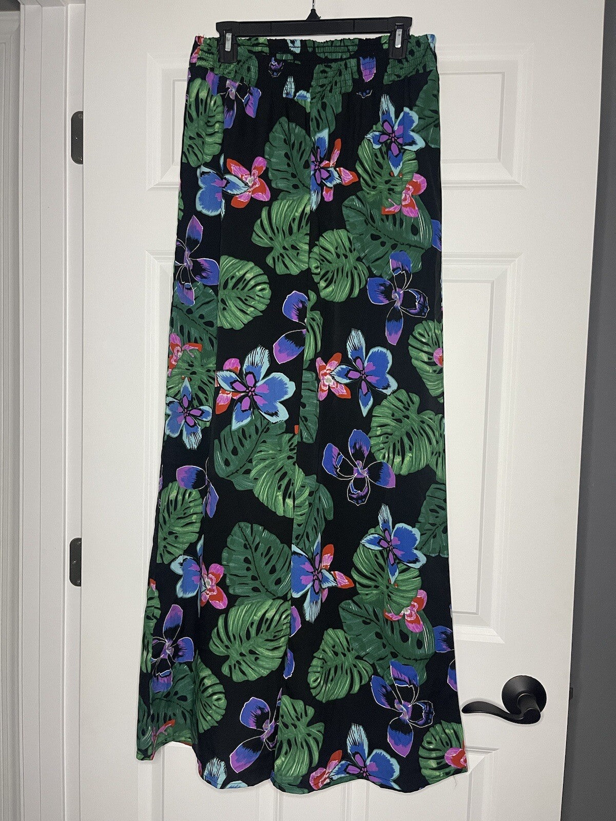 New Look tall beachy pants size 10 black with multi floral 