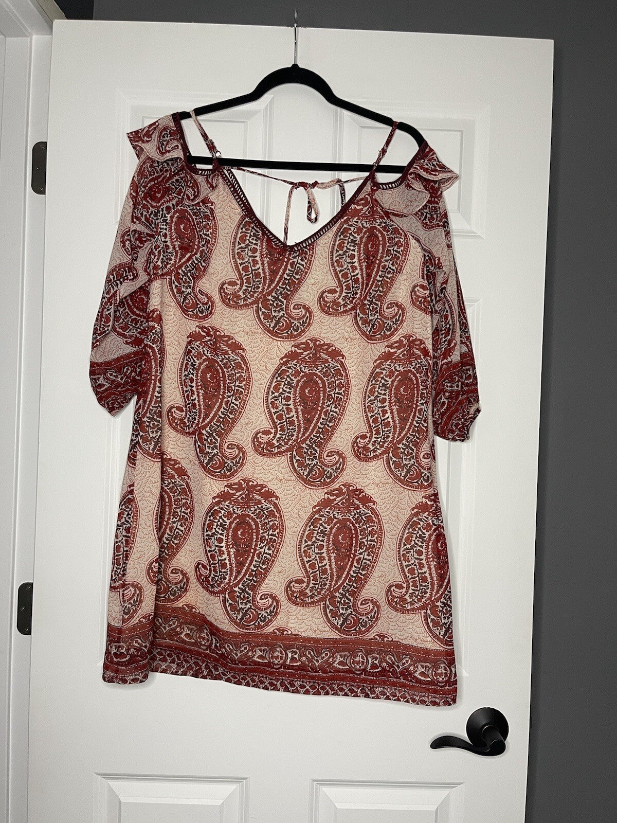 Skies Are Blue Cut Out Shoulder Dress Medium Red Maroon Orange Print