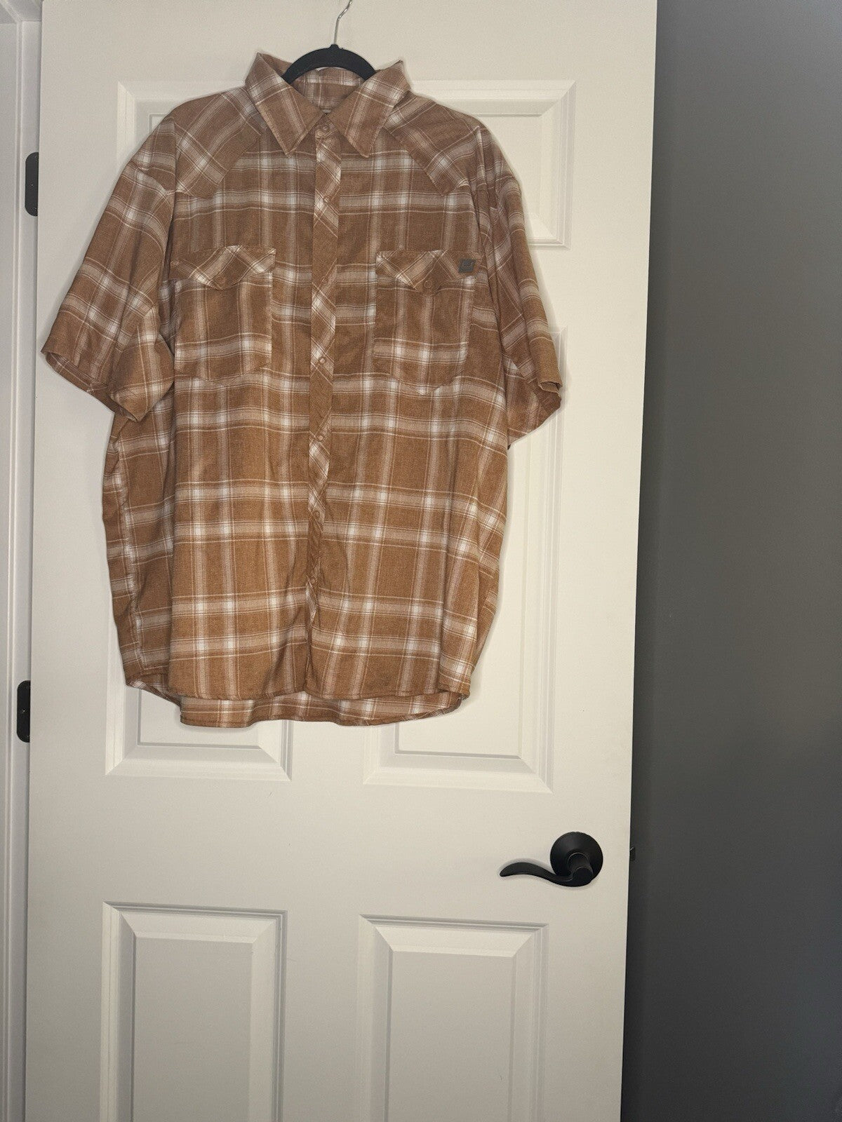 Huk Short Sleeve Button Up Shirt Xxl Brown White Plaid Never Worn 